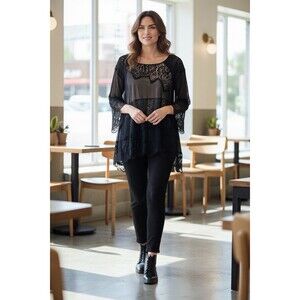 Lane Bryant Beautiful Black Crochet Lace 3/4 Sleeve Tunic Blouse Lined